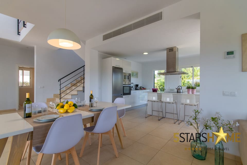 Fully equipped open kitchen