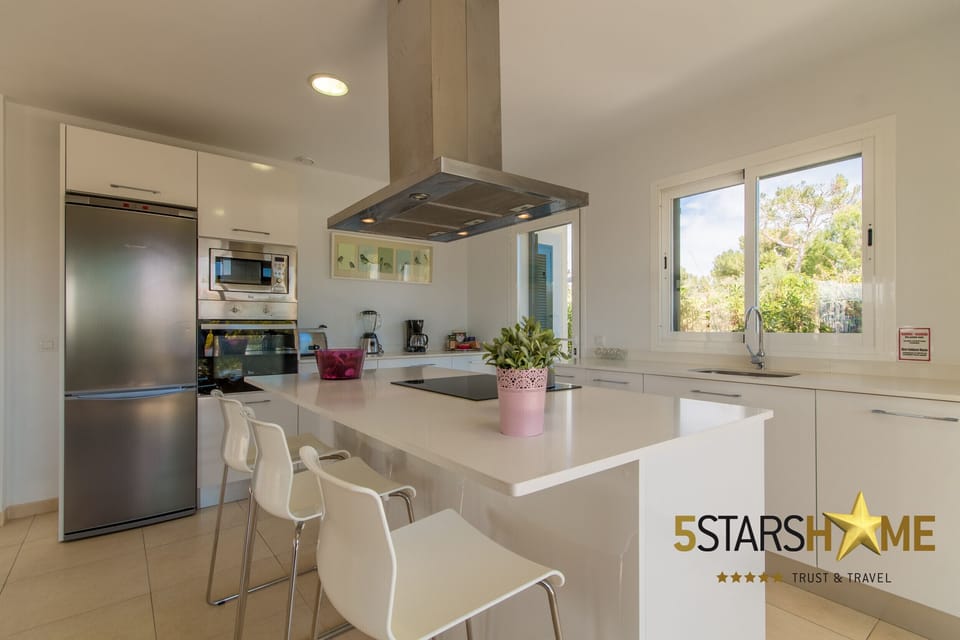 Fully equipped open kitchen