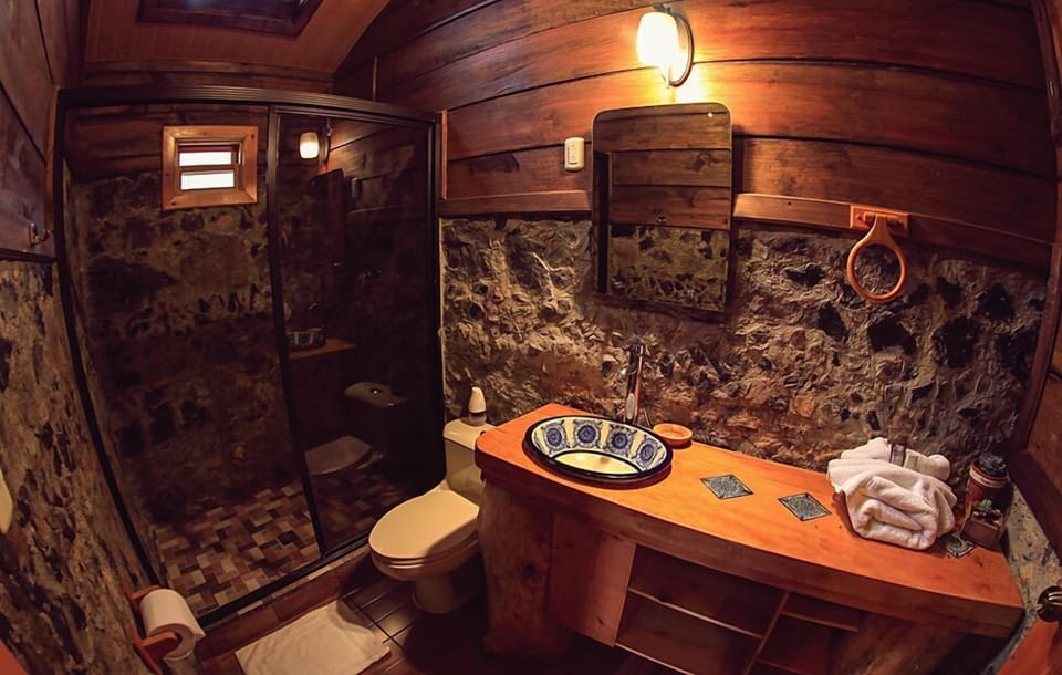 Standard Double or Twin Room, Garden View | Bathroom | Free toiletries, hair dryer (on request), towels, soap