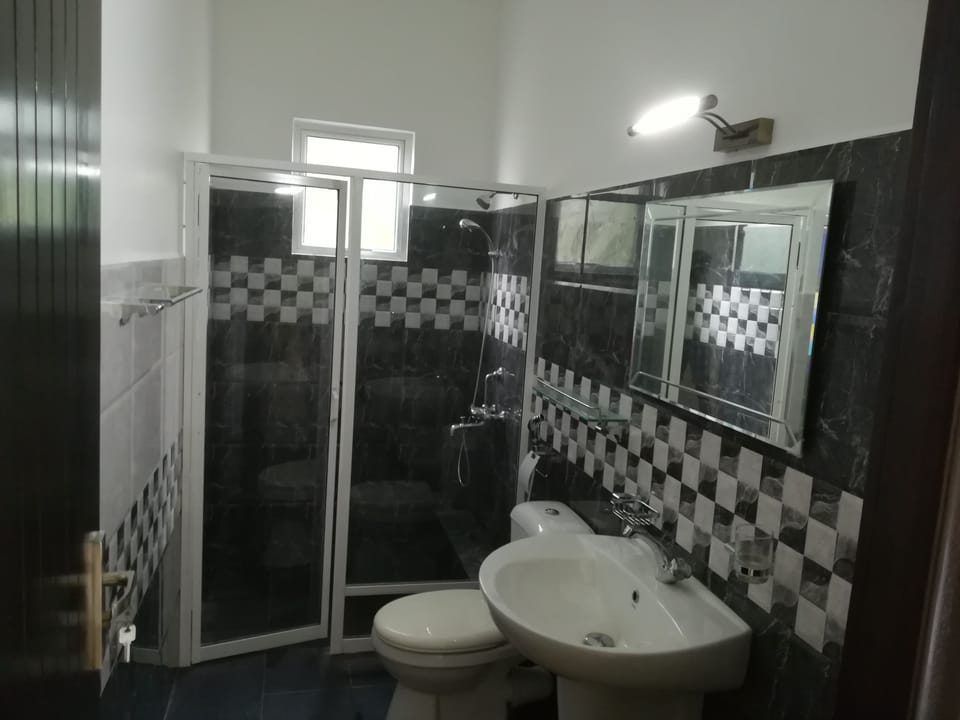 Family Apartment, 2 Bedrooms | Bathroom | Shower, free toiletries, bidet, towels
