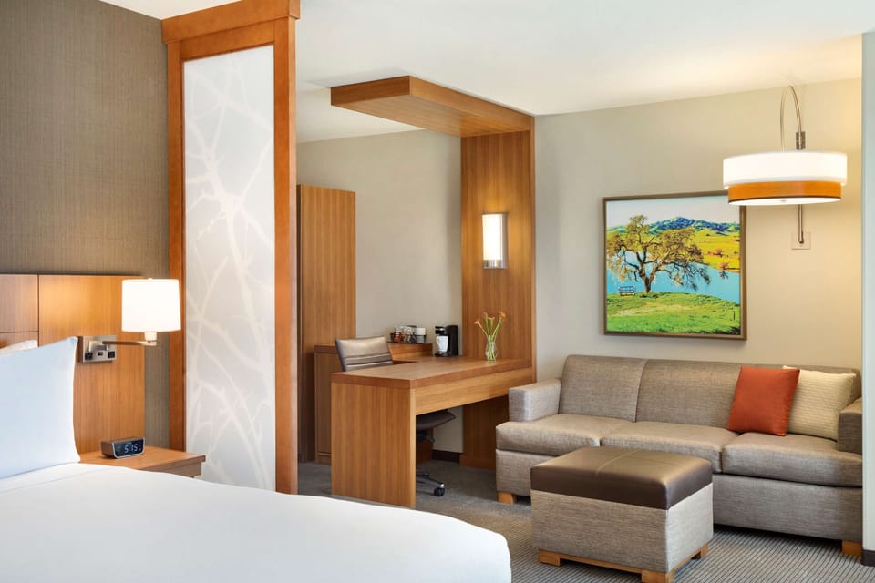 Pillowtop beds, in-room safe, desk, laptop workspace