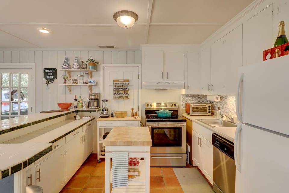 Well equipped with all appliances.