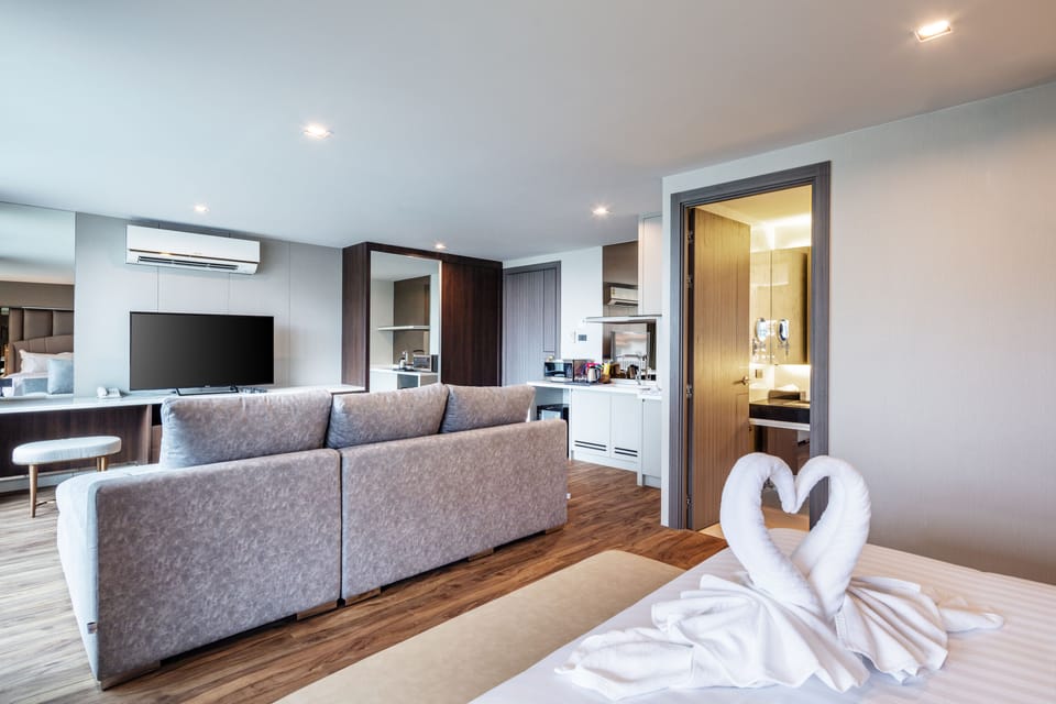 Deluxe Double Room | In-room safe, blackout drapes, free WiFi