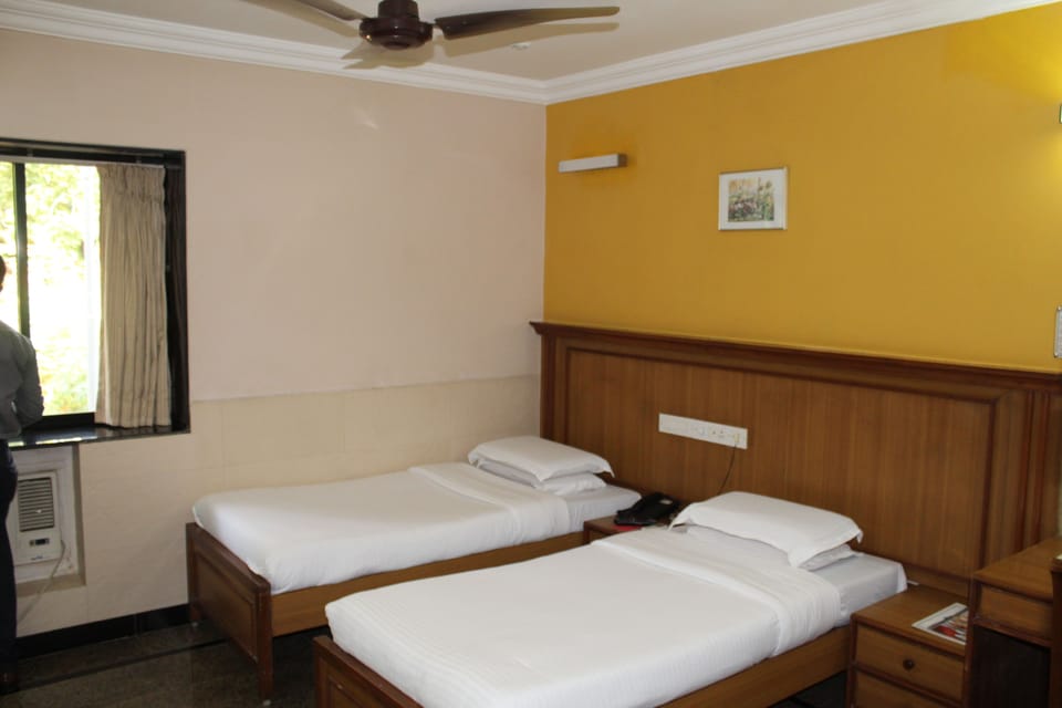 In-room safe, desk, laptop workspace, blackout drapes