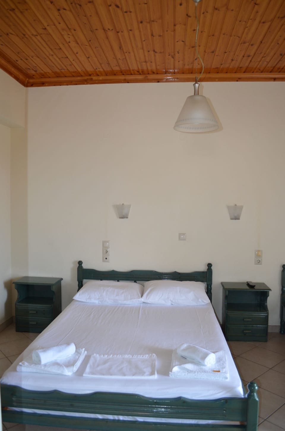 Apartment, 1 Bedroom | Cribs (surcharge), bed sheets