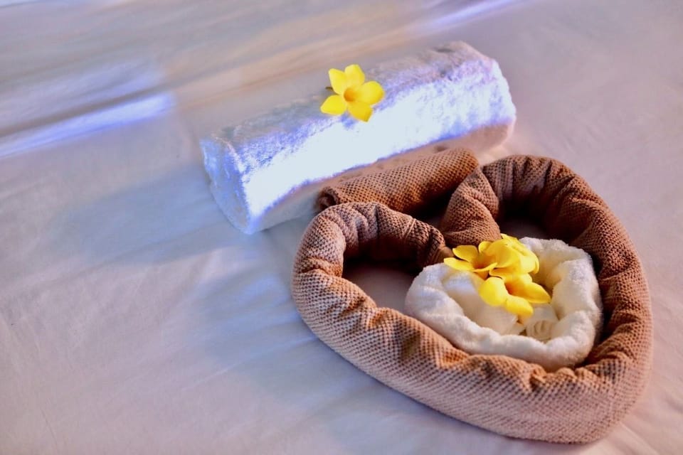 Deluxe Room (Villea) | Premium bedding, minibar, in-room safe, desk