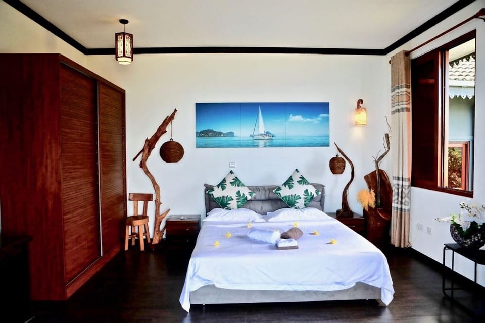 Comfort Room, 1 Bedroom, Ocean View (Desert Rose) | Premium bedding, minibar, in-room safe, desk