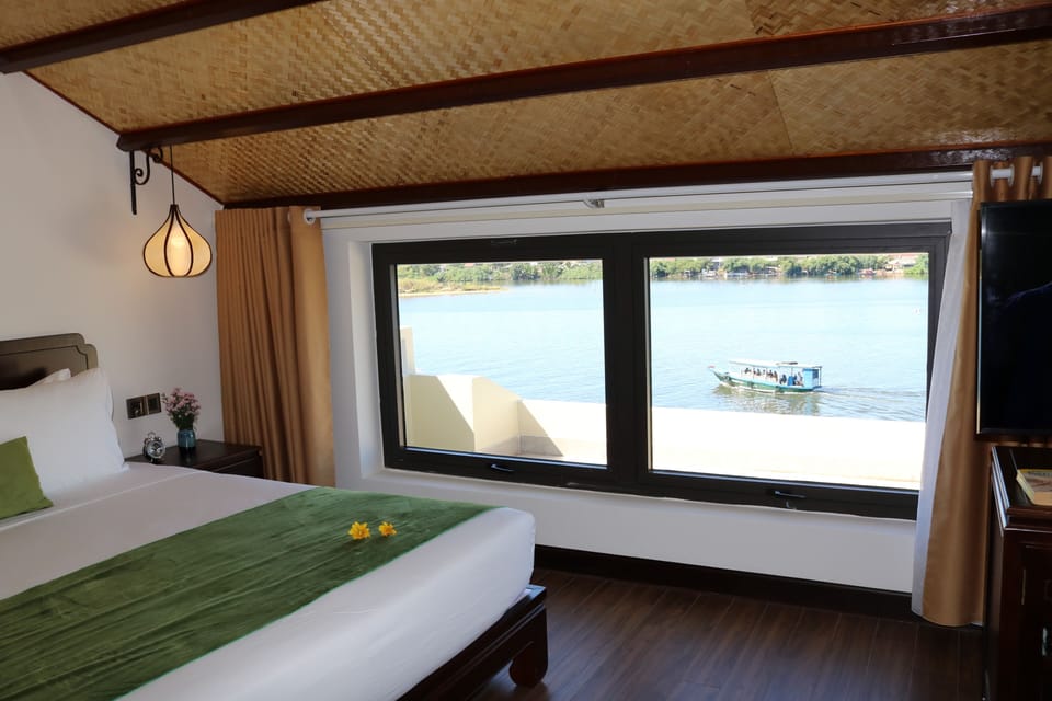 Deluxe Loft | Premium bedding, pillowtop beds, minibar, in-room safe