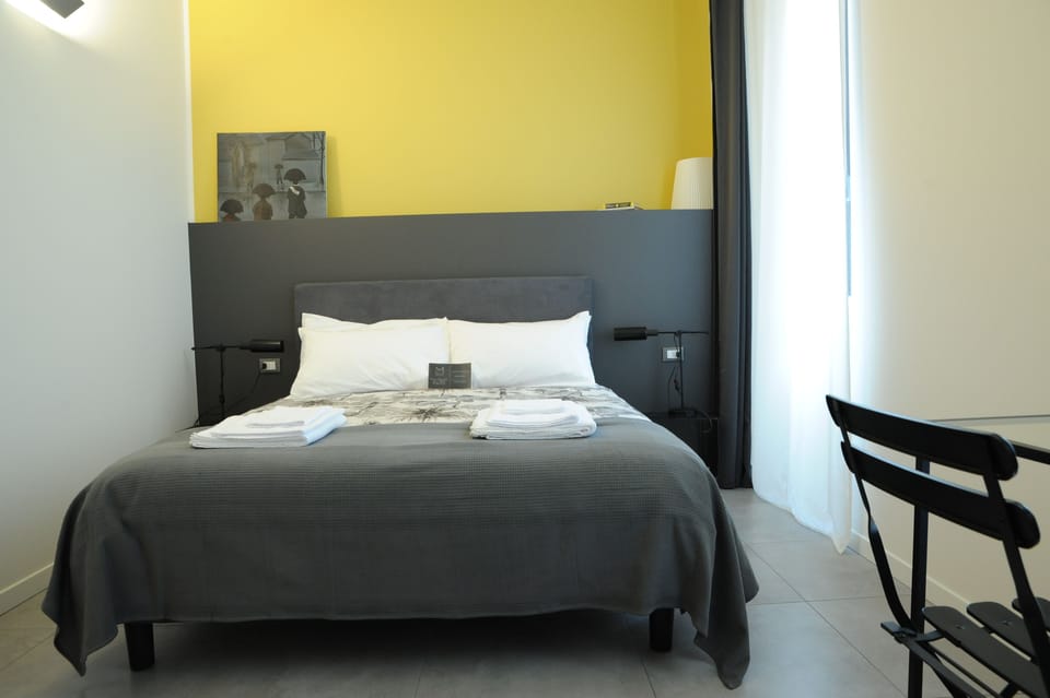 Standard Room, Courtyard View | Hypo-allergenic bedding, down comforters, individually decorated