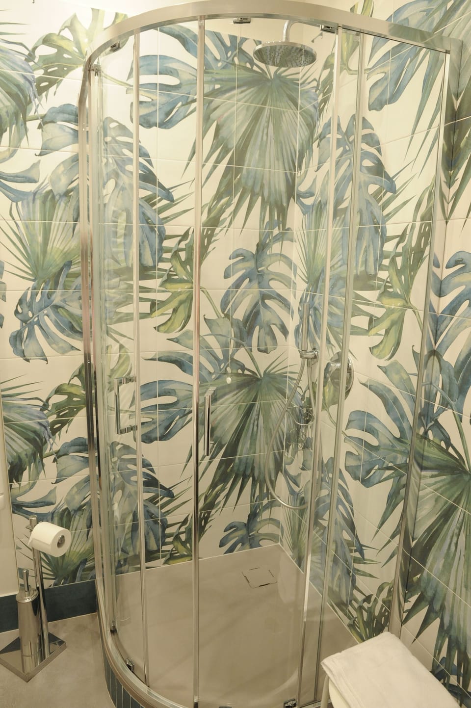 Comfort Room, Courtyard View | Bathroom shower