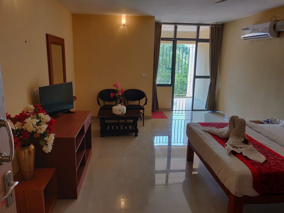 Cribs/infant beds, rollaway beds