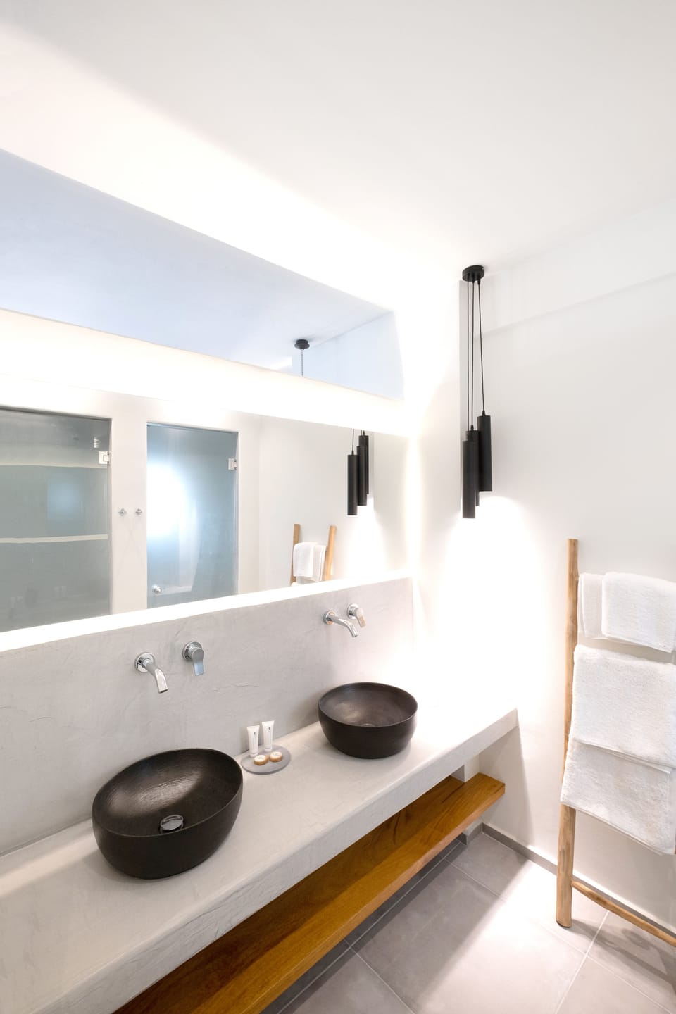 Design Suite, City View | Bathroom | Shower, rainfall showerhead, designer toiletries, hair dryer