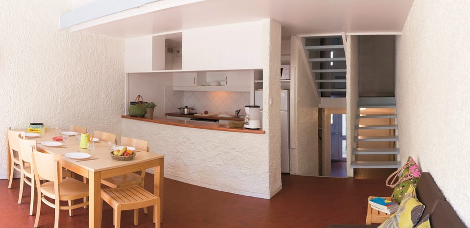 Make a delicious meal in the fully equipped kitchenette.
