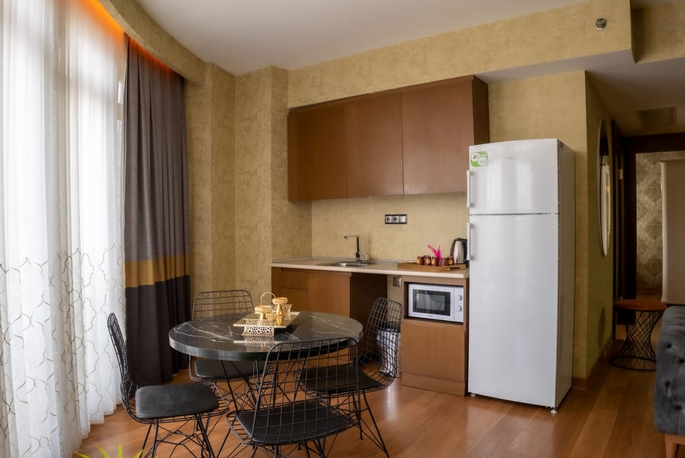 Family House | In-room safe, individually decorated, individually furnished, desk