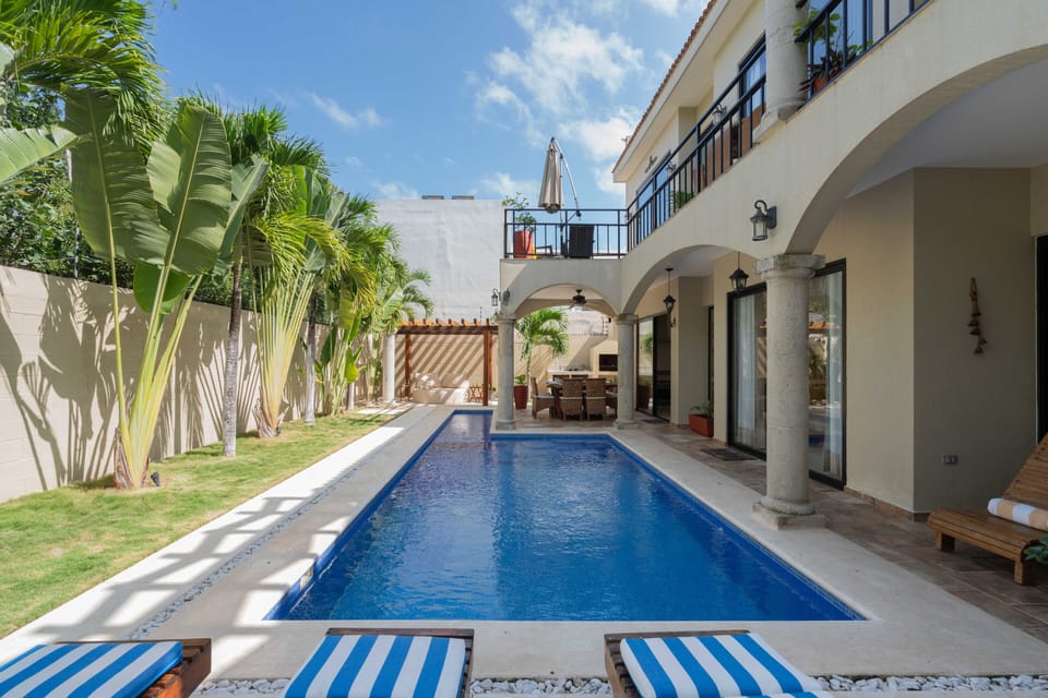 Refreshing Pool to Spend Time with Family and Friends Non-Heated 5-3.5' Deep