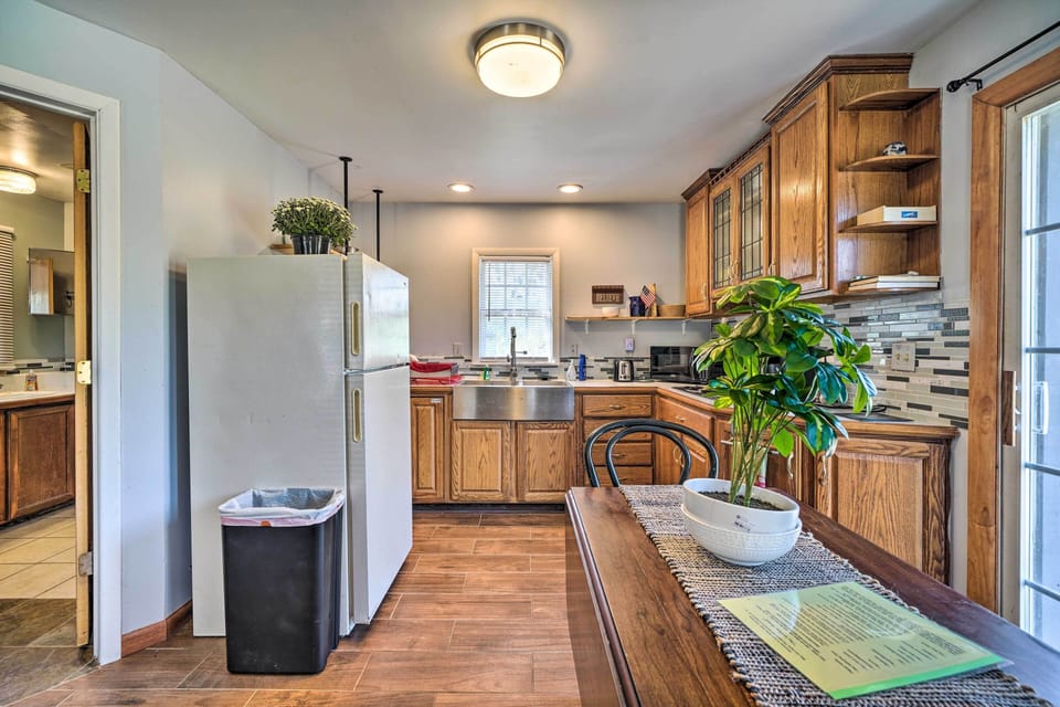 Kitchenette | Well-Equipped | Cooking Basics