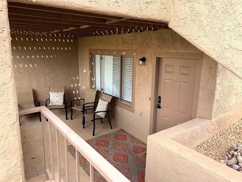 Entrance/patio