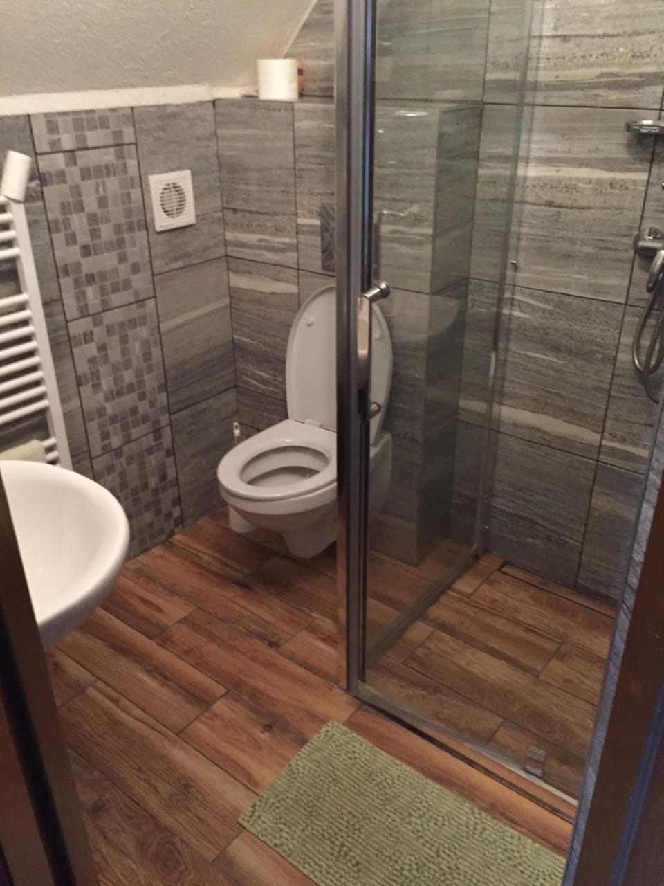 Shower, free toiletries, towels, soap