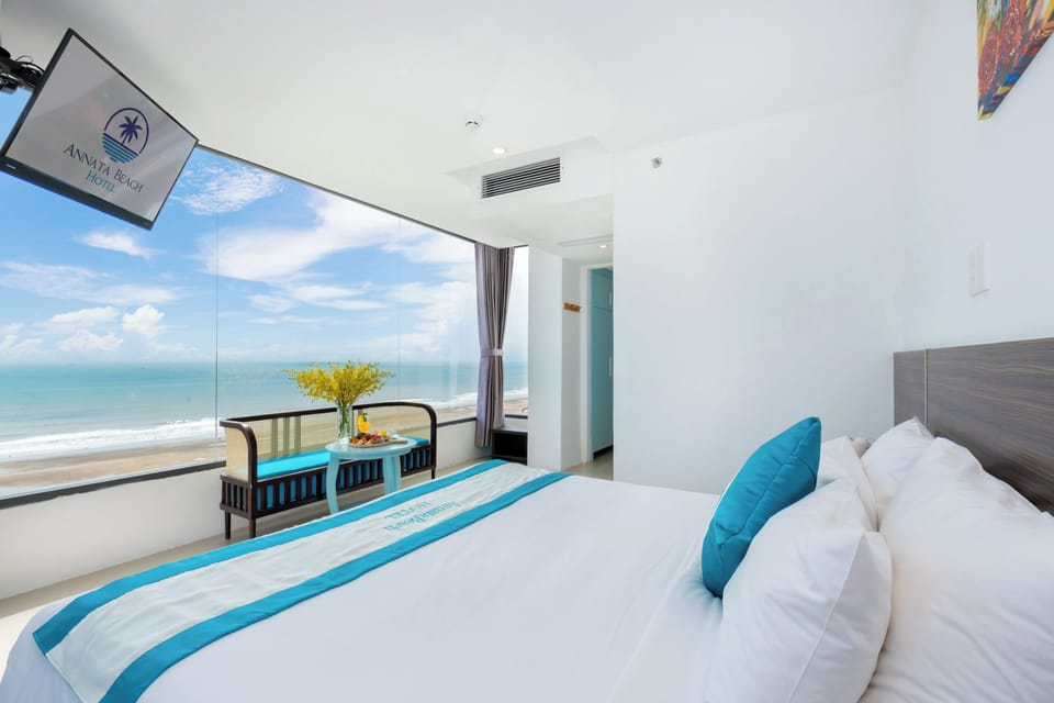 Suite, Sea View | Premium bedding, Select Comfort beds, minibar, in-room safe