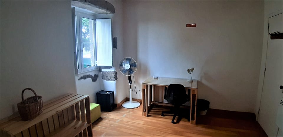 Single Room, Shared Bathroom, Garden View (4) | Individually decorated, individually furnished, desk, laptop workspace
