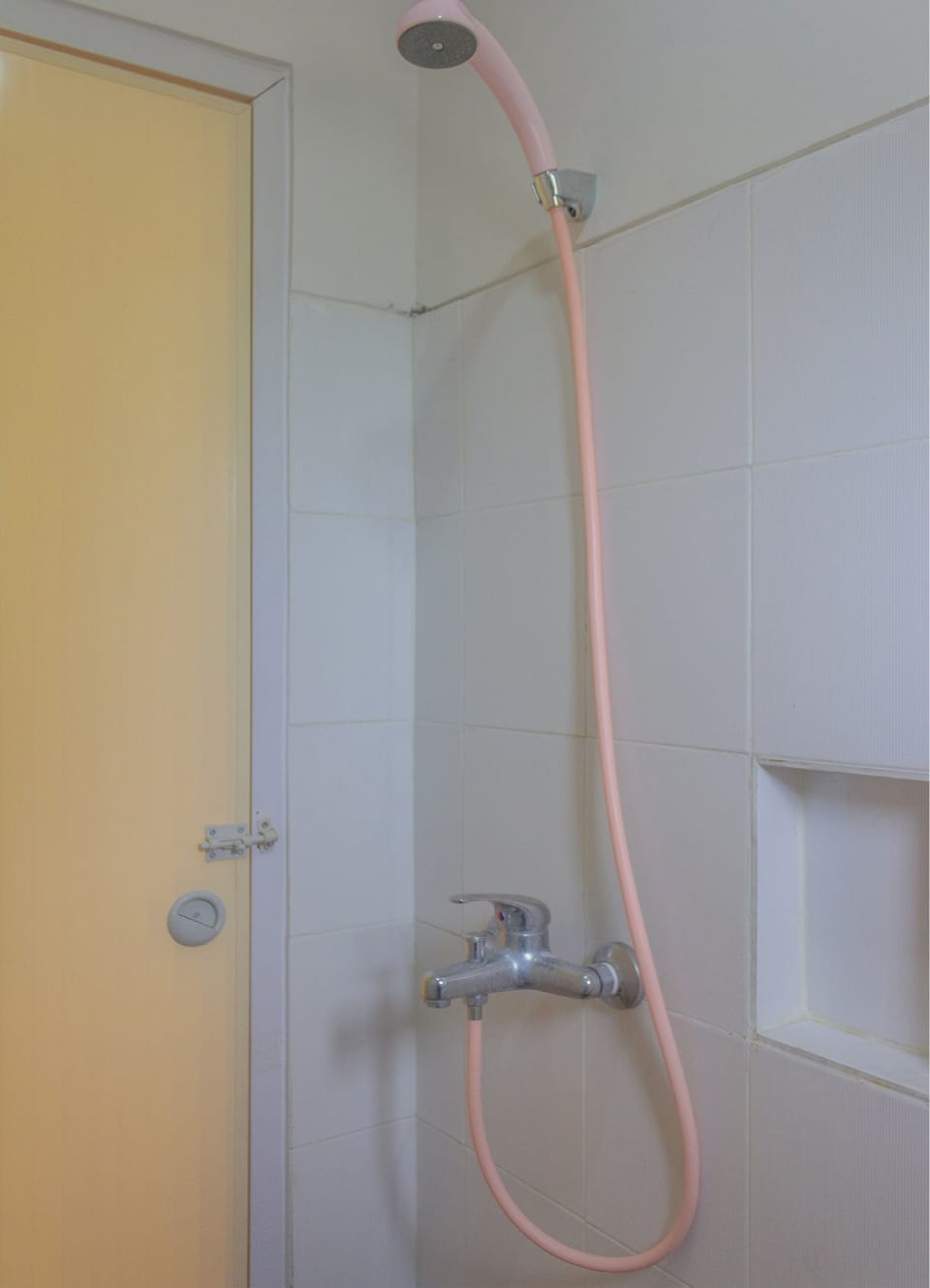 Standard Double Room | Bathroom shower
