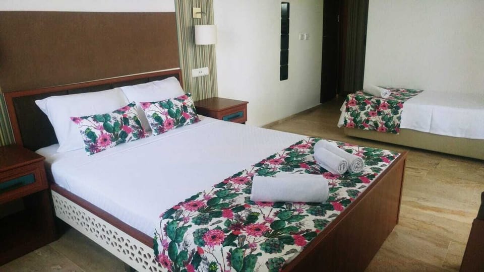 In-room safe, free cribs/infant beds, rollaway beds, free WiFi