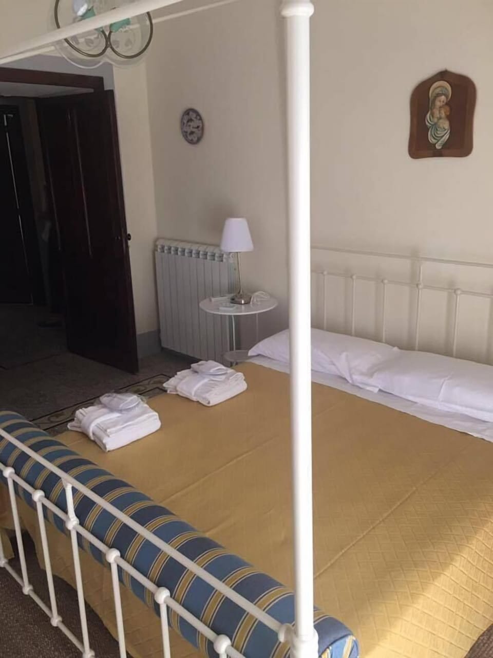 Double Room | Rollaway beds, free WiFi, bed sheets