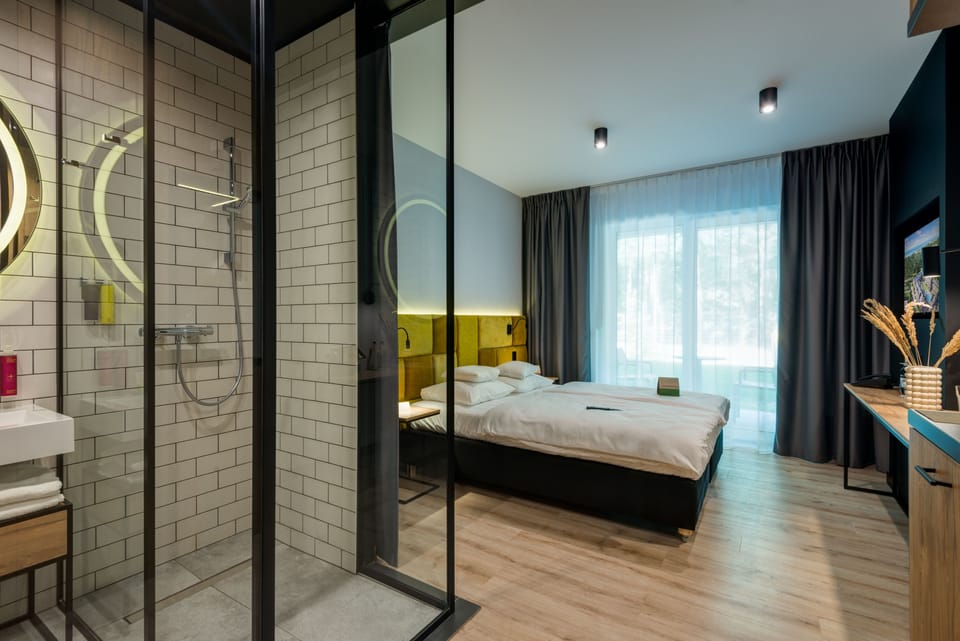 Memory foam beds, in-room safe, blackout drapes, soundproofing