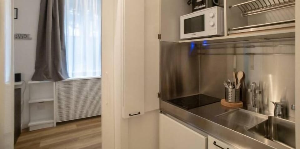 Apartment, 1 Bedroom | Private kitchenette | Full-size fridge, microwave, stovetop, espresso maker