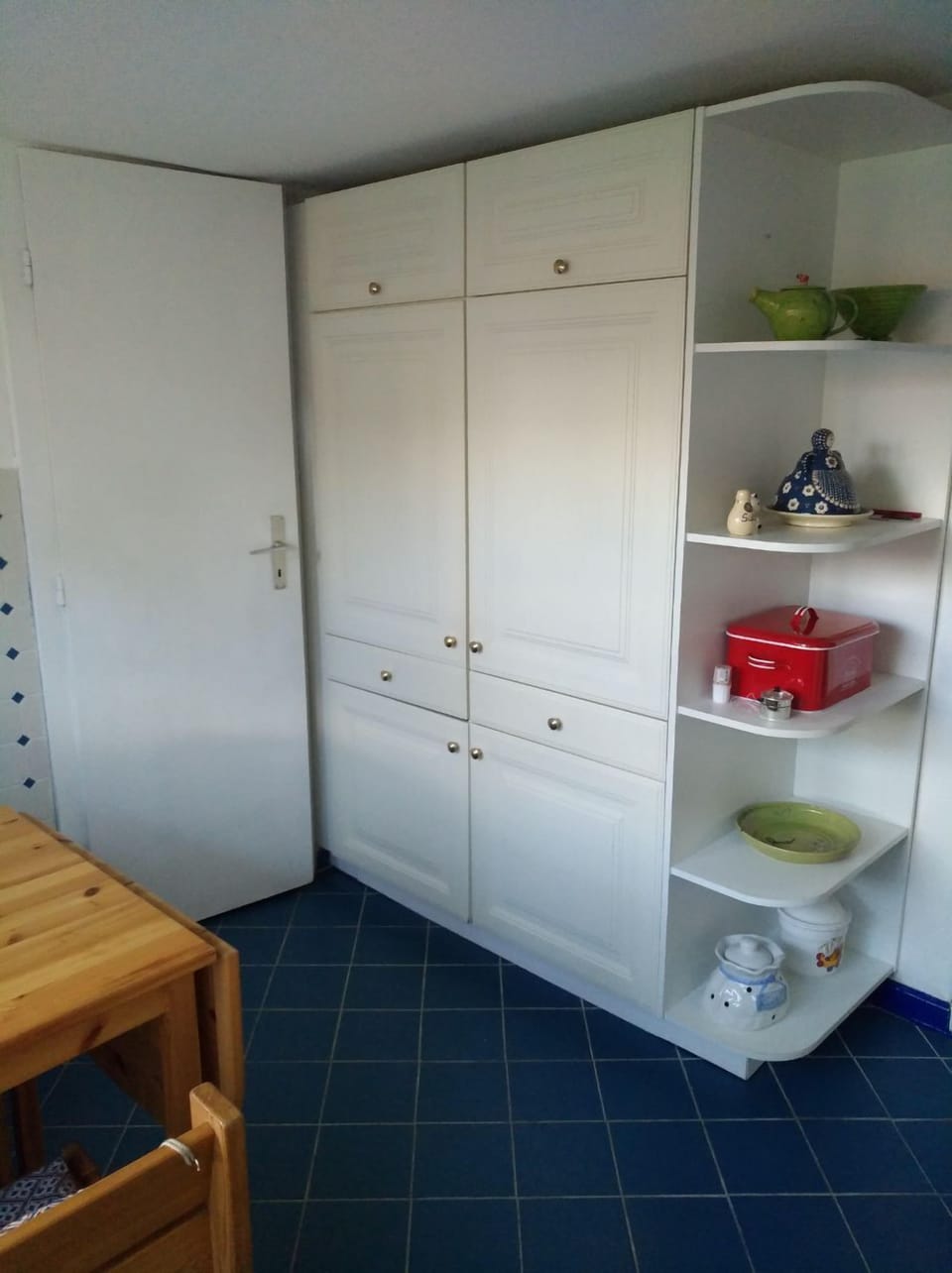 Standard House | Private kitchen | Full-size fridge, microwave, oven, stovetop