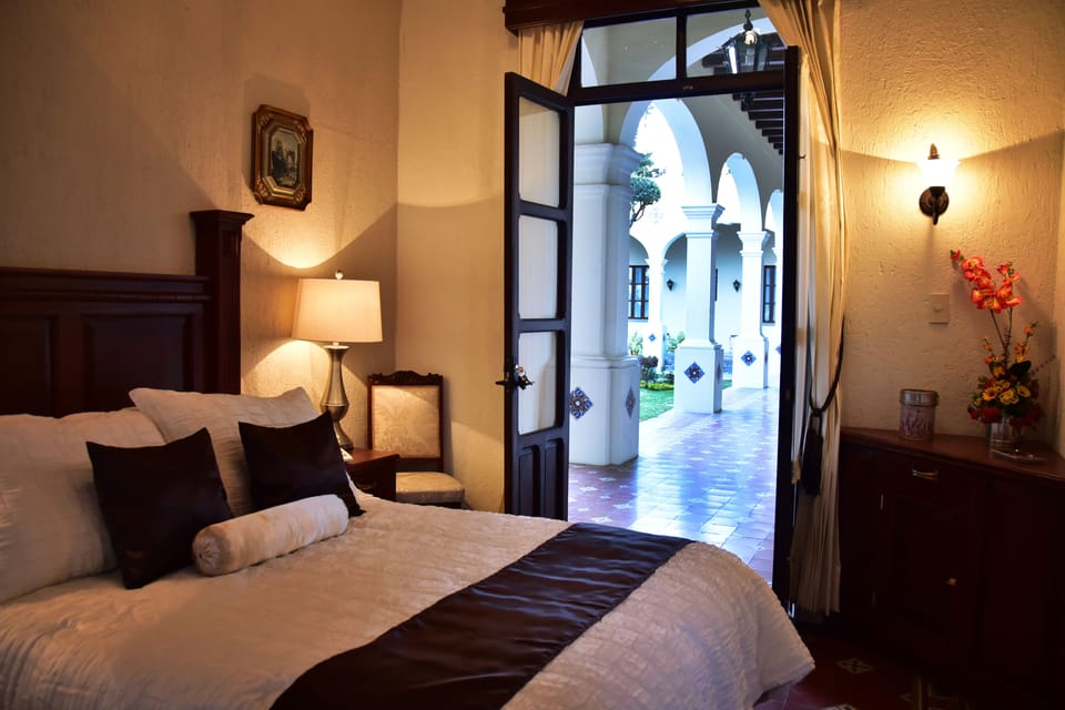 Signature Room, 1 Queen Bed (Gabrielle) | Premium bedding, down comforters, pillowtop beds, in-room safe