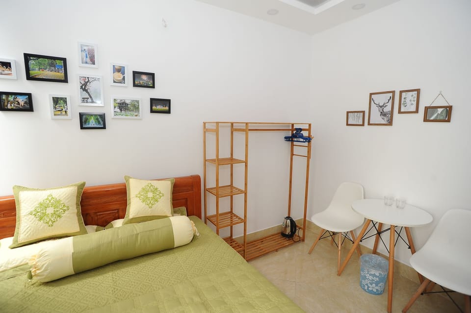 Deluxe Room, Lake View | Desk, soundproofing, free WiFi, bed sheets