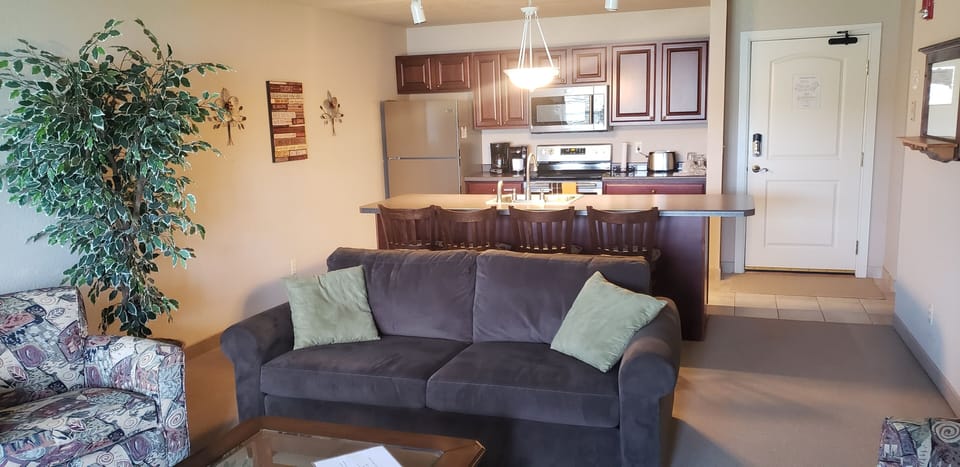 Condo, 1 Bedroom | Living room