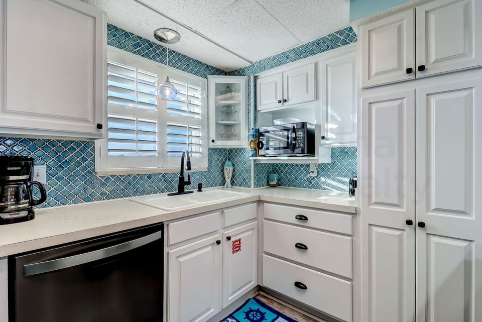 Condo, 2 Bedrooms | Private kitchen | Fridge, microwave, oven, dishwasher