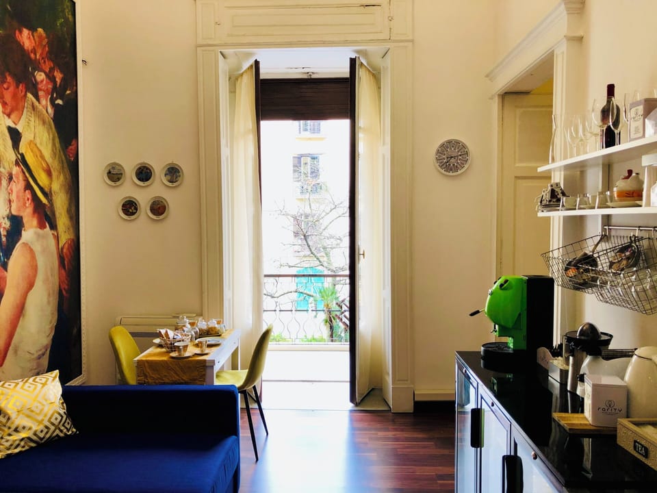Design Suite | Private kitchen | Espresso maker, coffee/tea maker, mini-fridge, electric kettle