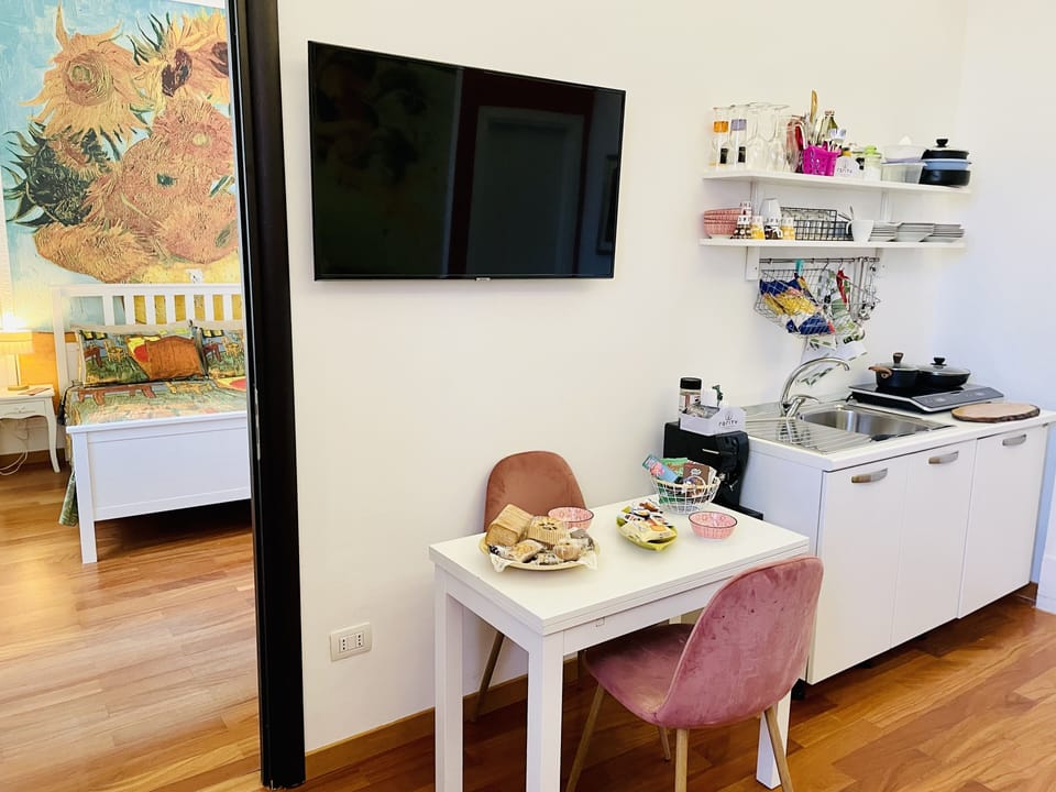 Mini-fridge, espresso maker, coffee/tea maker, electric kettle