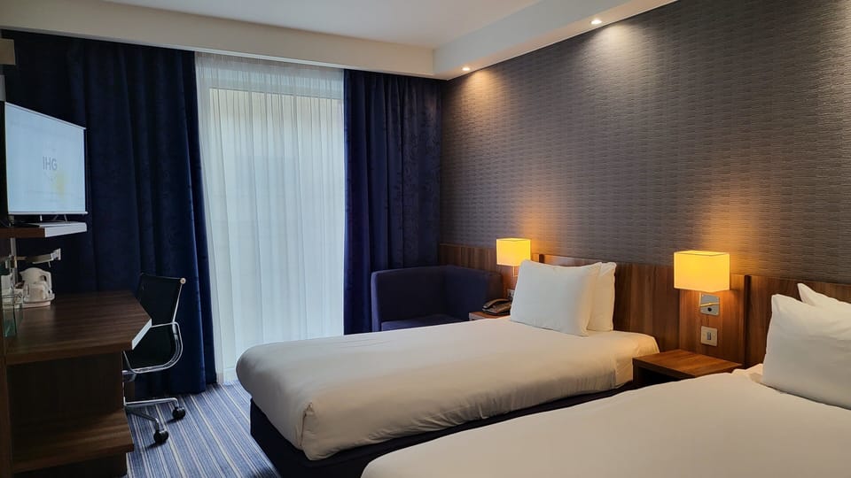 Standard Room, 2 Twin Beds | In-room safe, desk, free cribs/infant beds, free WiFi