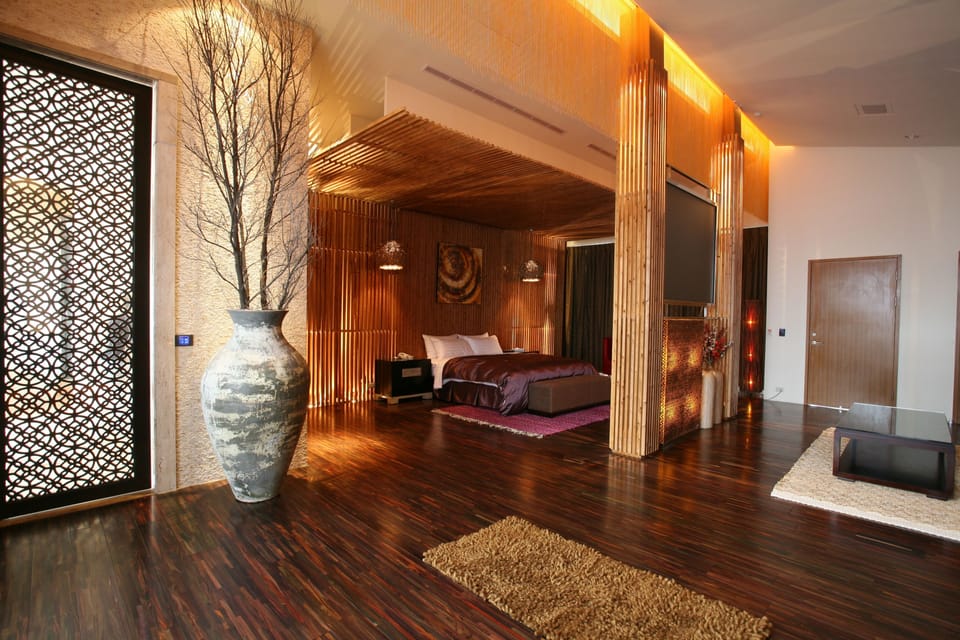 Deluxe Double Room, Garden View | Minibar, soundproofing, free WiFi, bed sheets