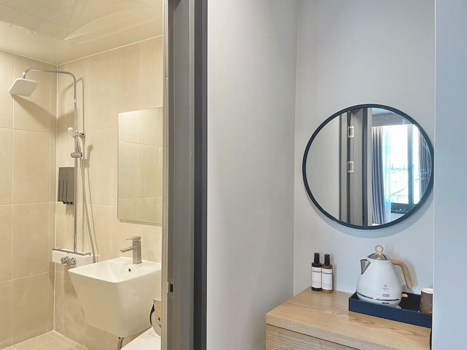 Deluxe Double Room, 1 Queen Bed [Unavailable Breakfast on Monday & Public Holiday] | Free WiFi, wheelchair access