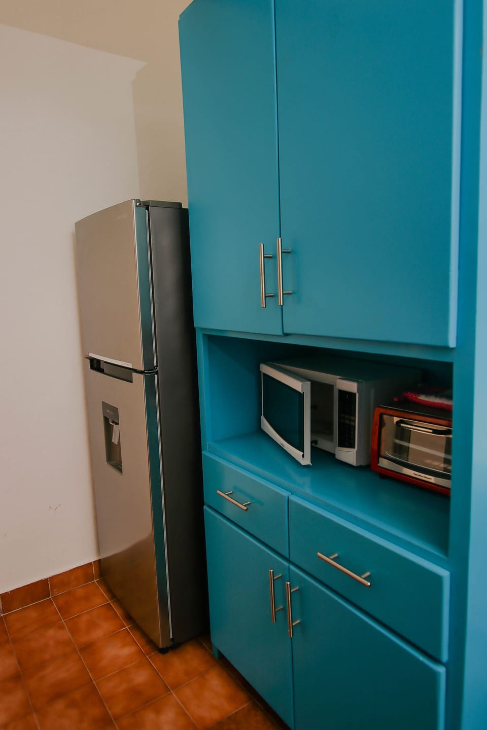 Fridge, microwave, highchair