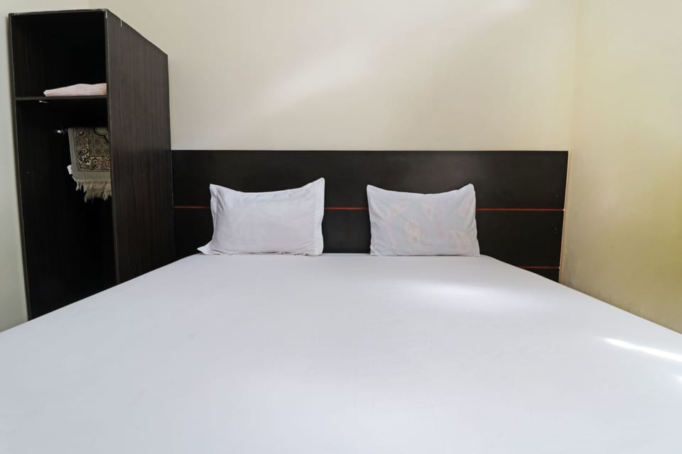 Standard Room | Desk, free WiFi, bed sheets