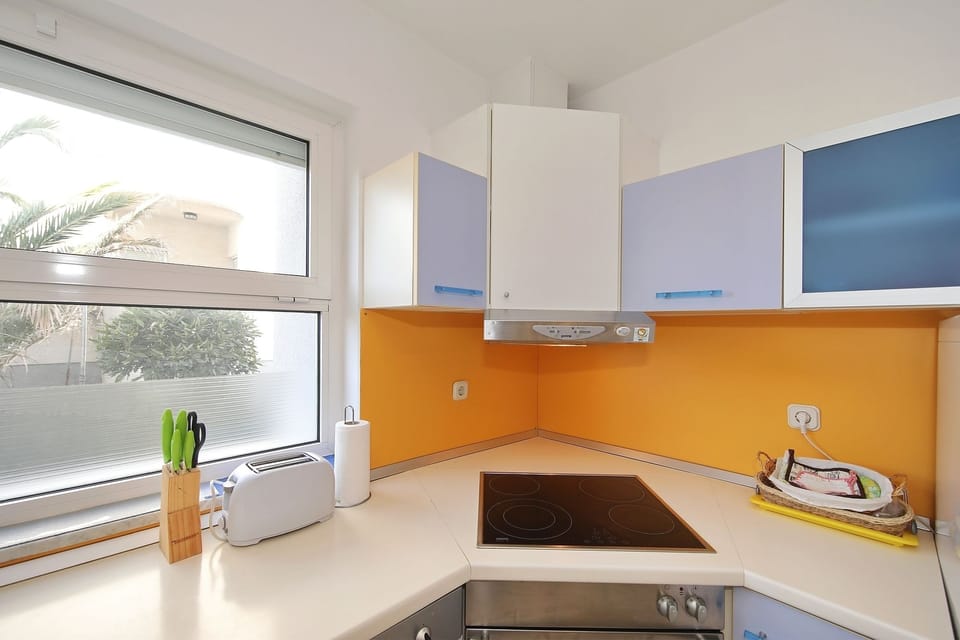 Comfort Villa, Sea View | Private kitchen | Coffee/tea maker, fridge, dishwasher, electric kettle