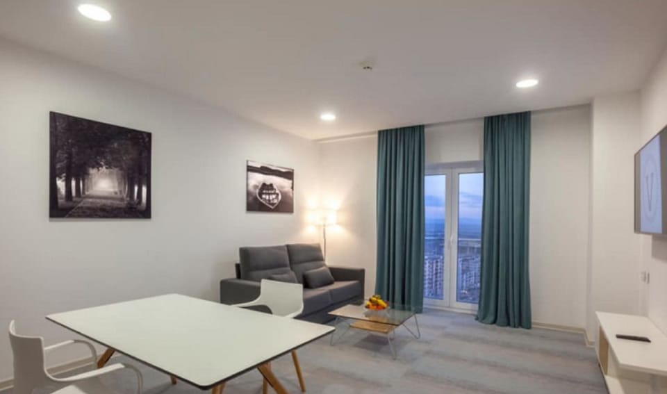 Junior Suite | Minibar, desk, iron/ironing board (on request), WiFi (free)