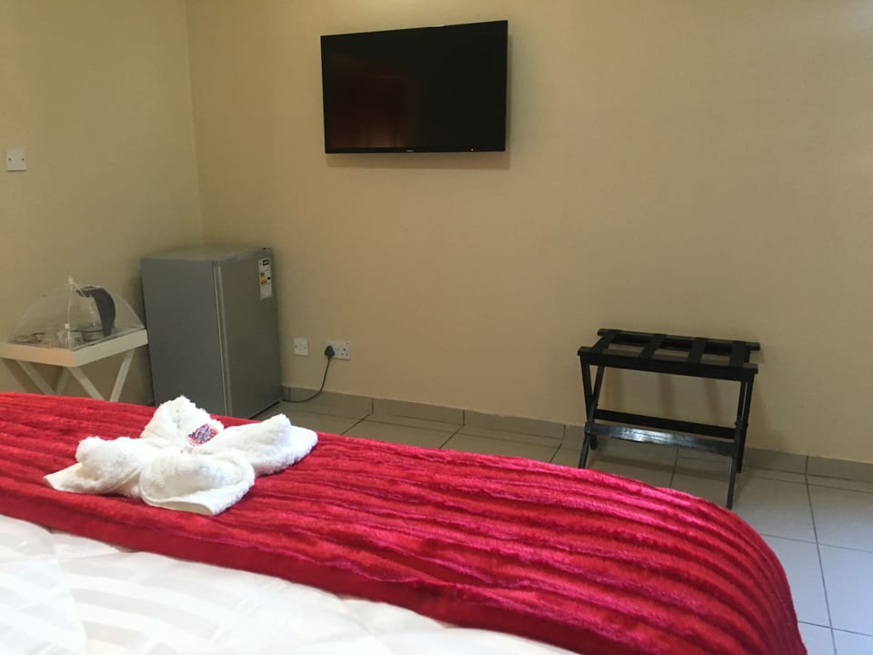 Executive Double Room, 1 Bedroom | Mini-refrigerator