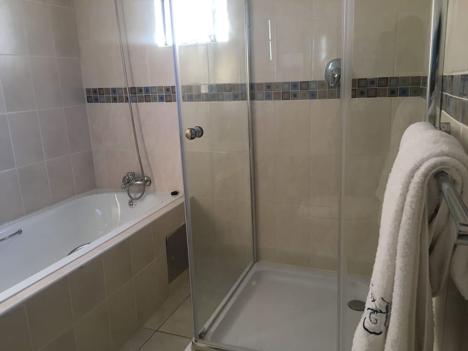 Executive Double Room, 1 Bedroom | Deep soaking bathtub