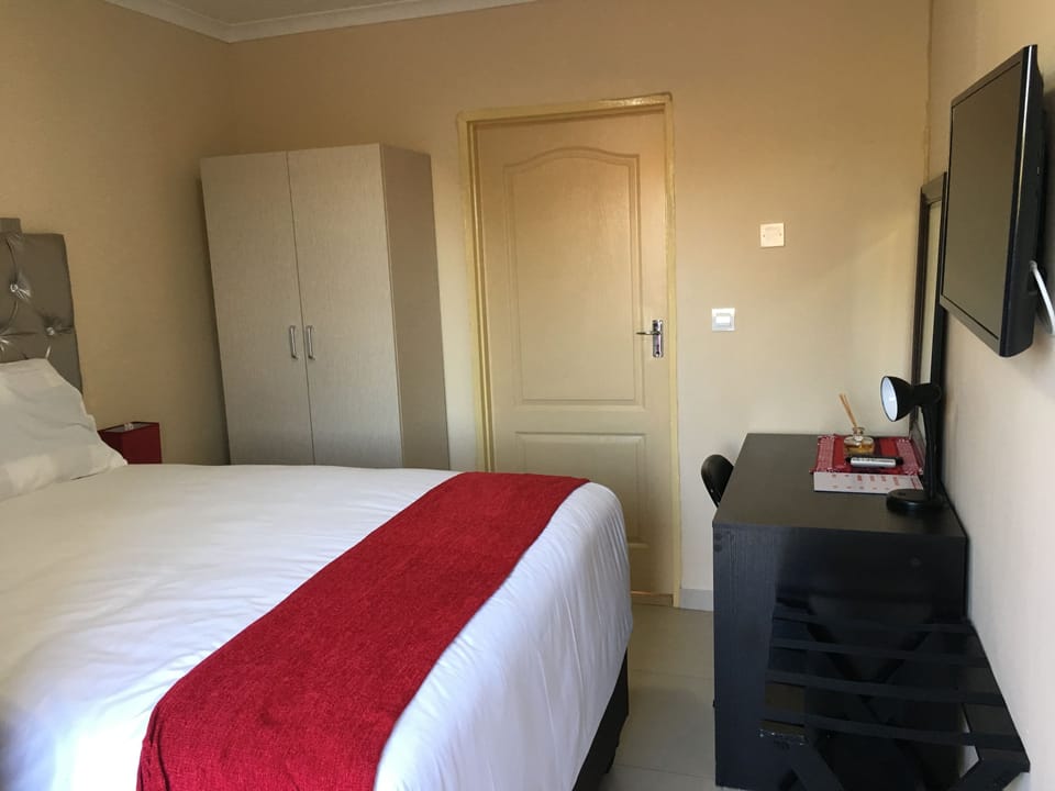 Desk, laptop workspace, iron/ironing board, WiFi (free)