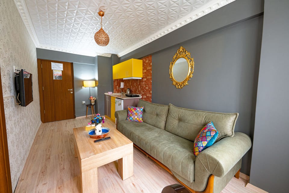 Classic Apartment, 1 Bedroom | Premium bedding, desk, soundproofing, iron/ironing board