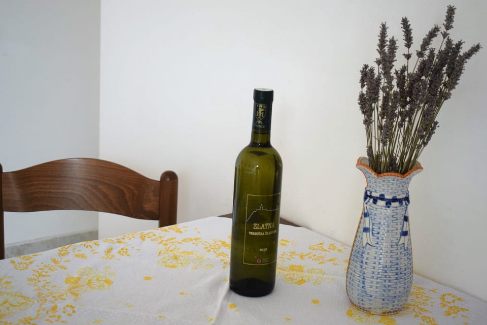 Apartment, Sea View | In-room dining