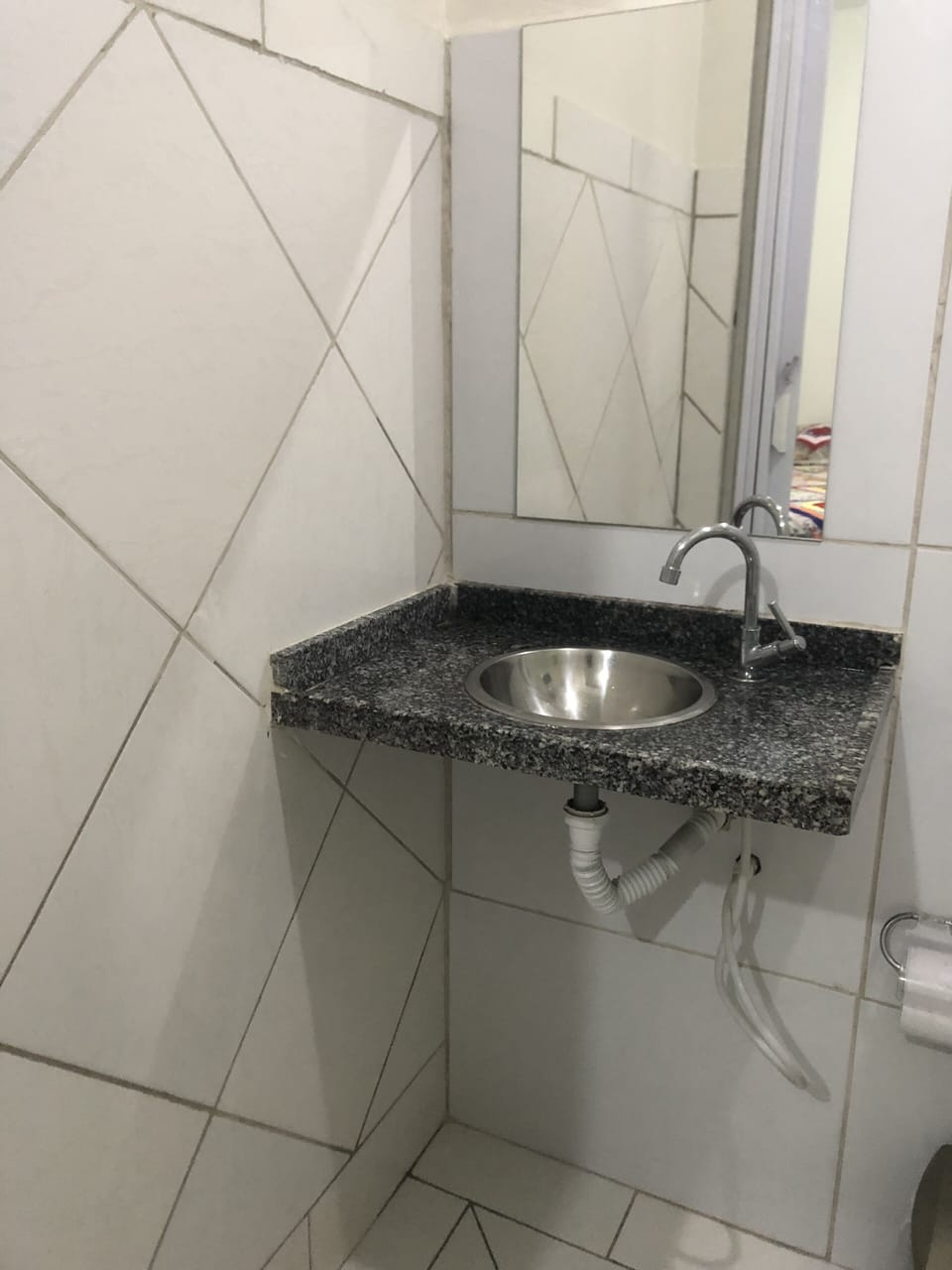 Quarto Casal Suite | Bathroom | Shower, towels, toilet paper