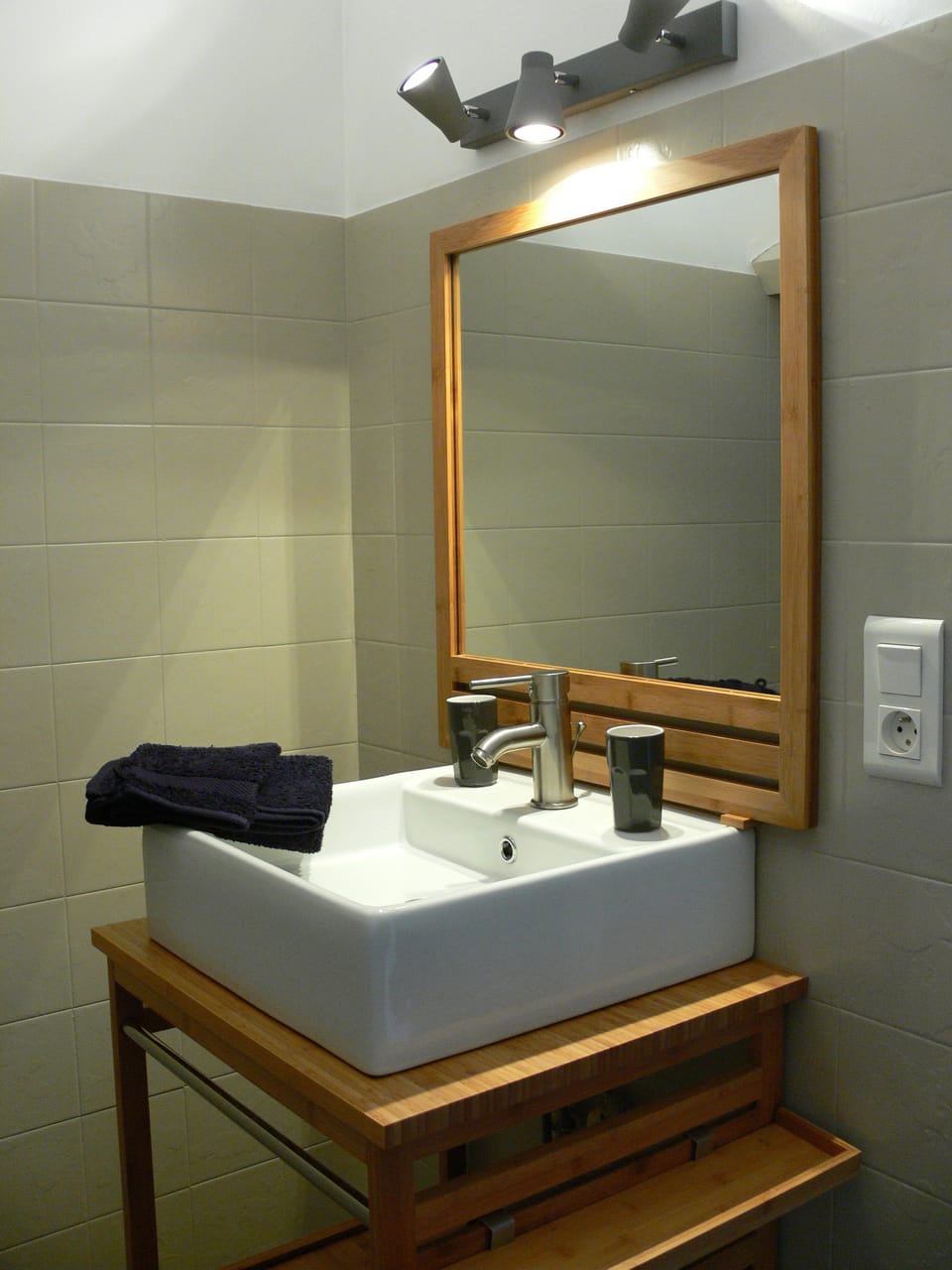 Triple Room | Bathroom sink